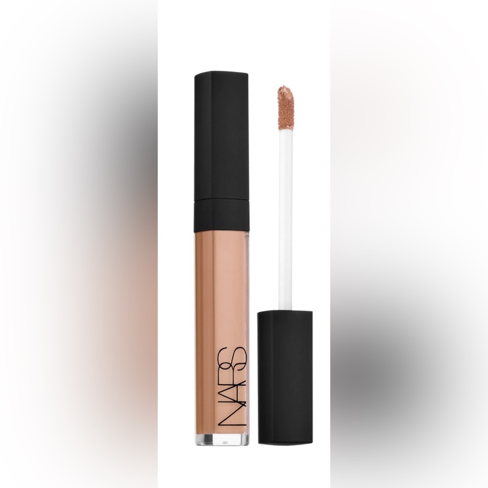 This is a complete new, unopened Nars radiant creamy concealer.